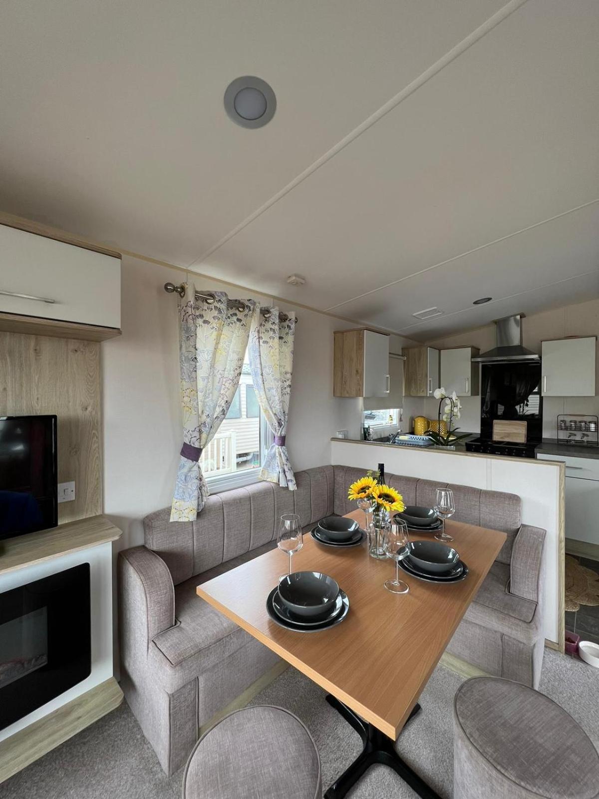 Luxurious Three Bedroom Caravan Jaywick Sands Exterior foto