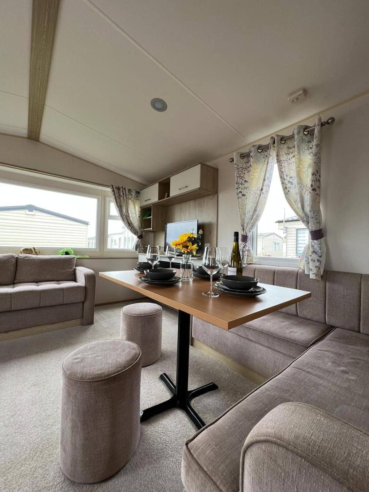 Luxurious Three Bedroom Caravan Jaywick Sands Exterior foto